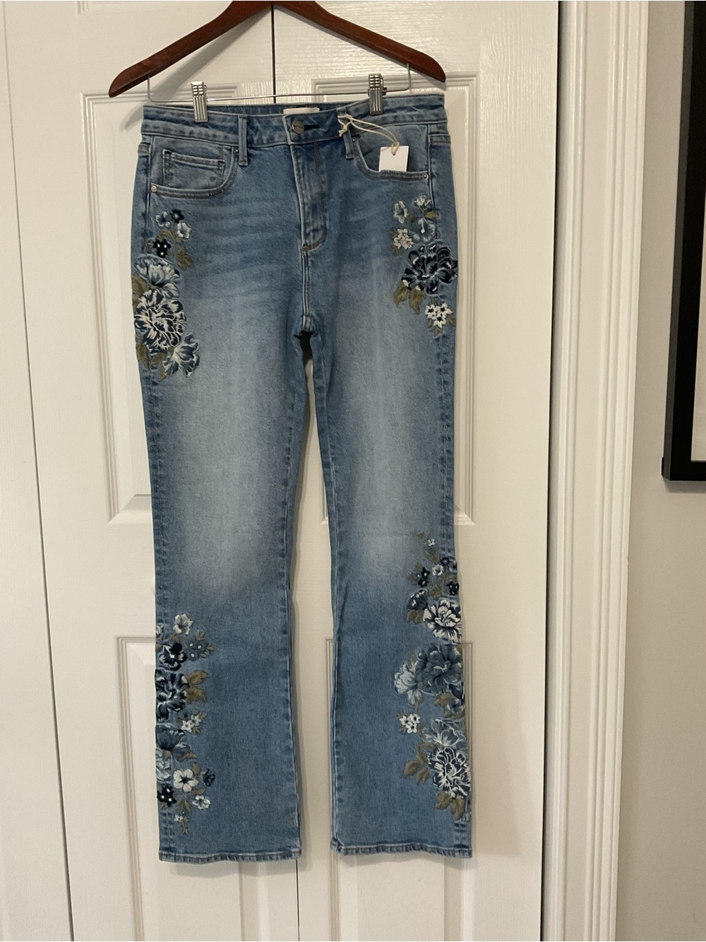 Driftwood Kelly Women’s Blue Floral Embroidered Jeans